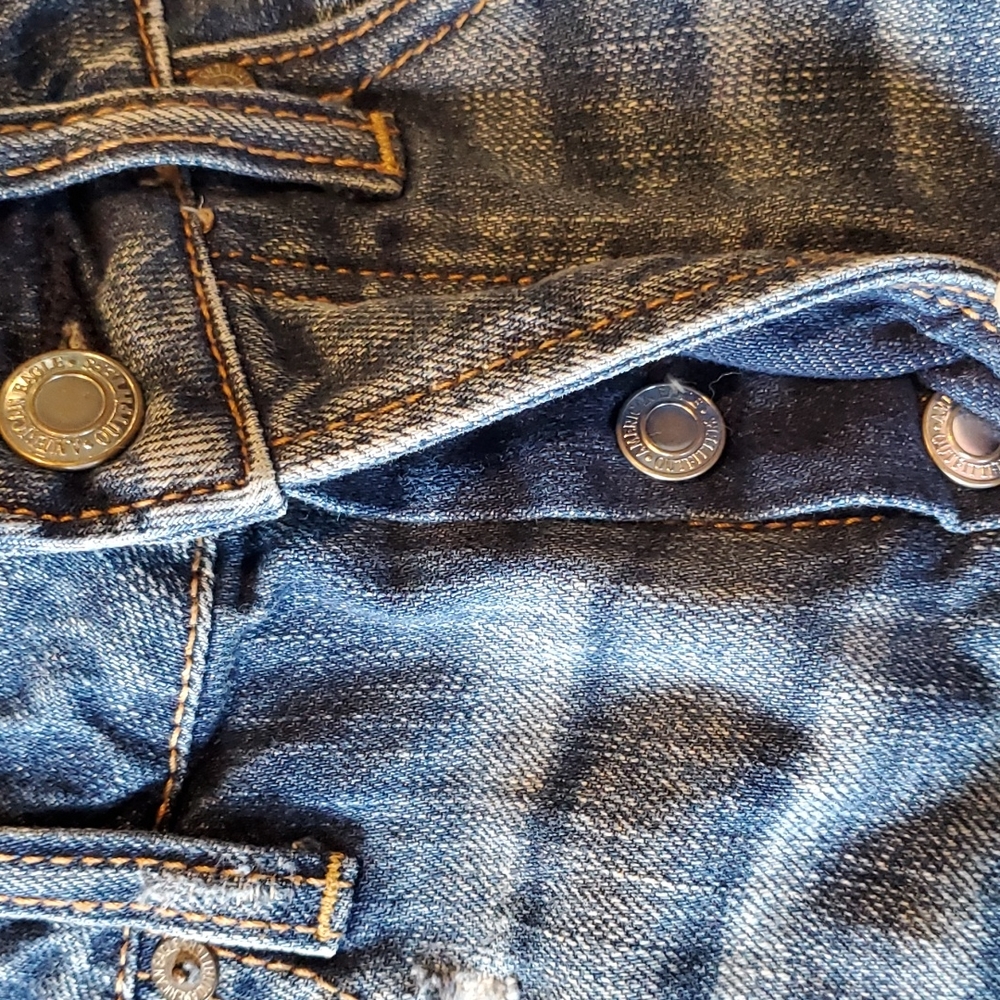 American Eagle Outfitters Blue Denim mini skirt size 2 distressed Frayed - Picture 8 of 10